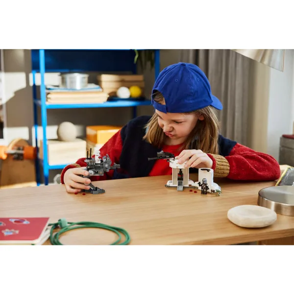LEGO® Star Wars™: Attacco AT-RT™ (75444) immagine 7