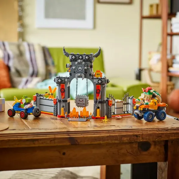 LEGO® Super Mario™: Mario Kart™ – Il castello di Bowser (72039) immagine 7