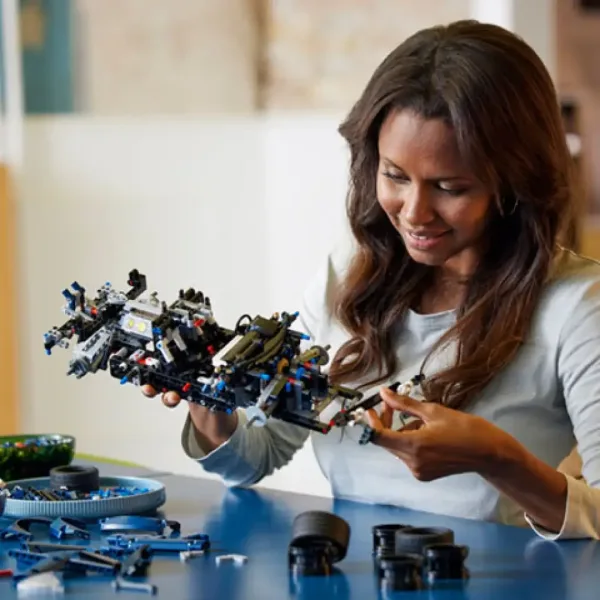 LEGO® Technic: Ford GT 2022 (42154) immagine 7
