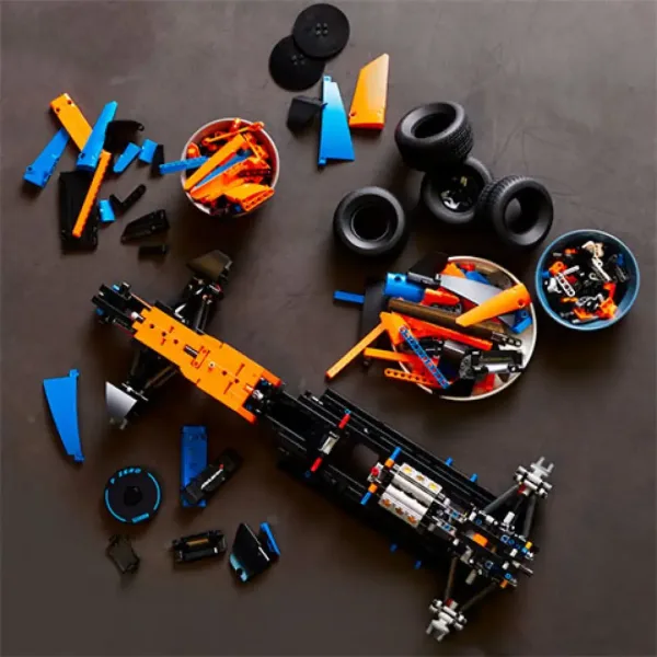 LEGO® Technic: McLaren Formula 1™ auto da corsa (42141) immagine 6