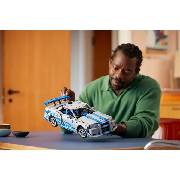 LEGO® Technic: Nissan Skyline GT-R (R34) di 2 Fast 2 Furious (42210) immagine 8