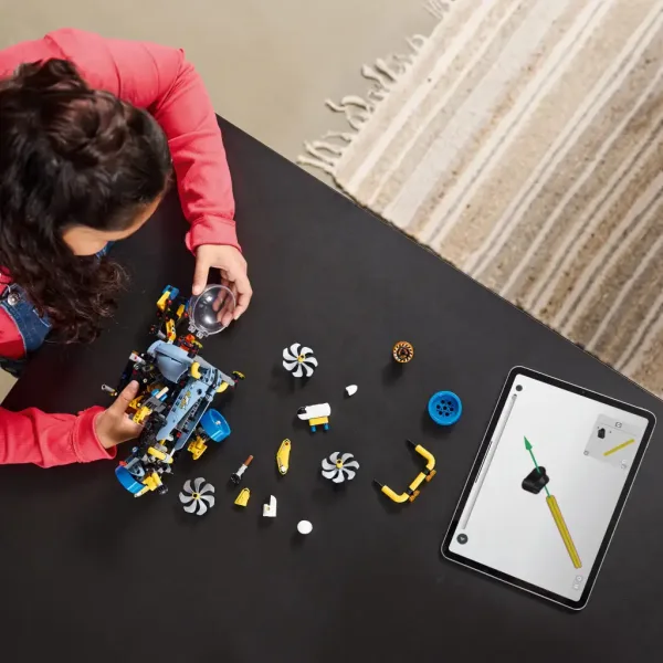 LEGO® Technic: Sottomarino da esplorazione degli abissi marini (42201) immagine 5