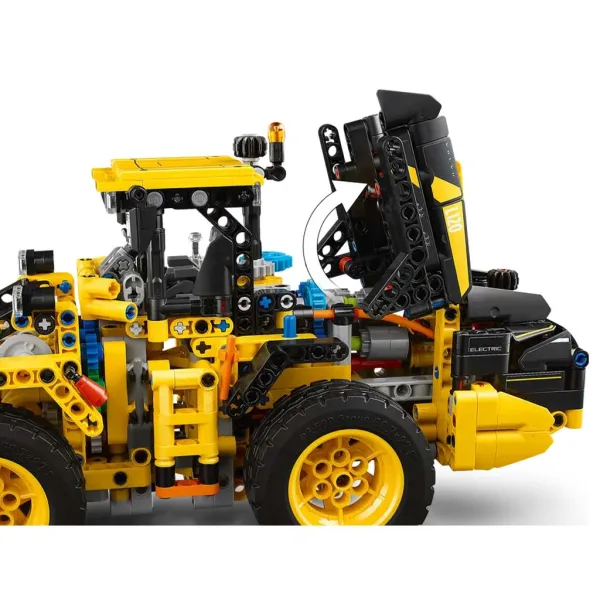 LEGO® Technic: Volvo L120 Electric pala gommata (42209) immagine 5
