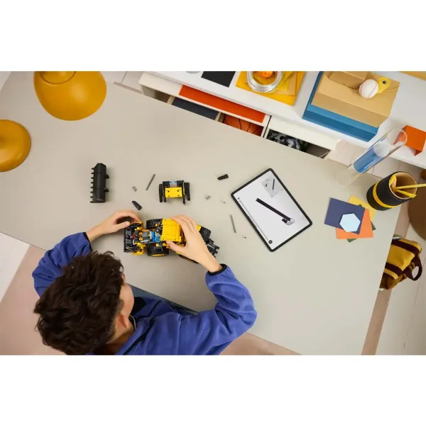 LEGO® Technic: Volvo L120 Electric pala gommata (42209) immagine 8