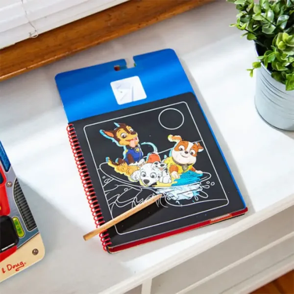 Melissa & Doug: Gioco creativo con graffi darte di Chase della Paw Patrol immagine 3