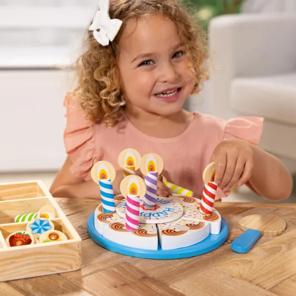 Melissa & Doug: Set di gioco torta di compleanno in legno - Spin Master immagine 3