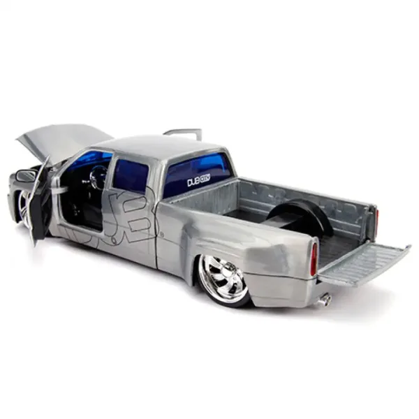 Modello di auto in metallo 1999 Chevy Silverado Dooley 1/24 - Simba Toys immagine 4