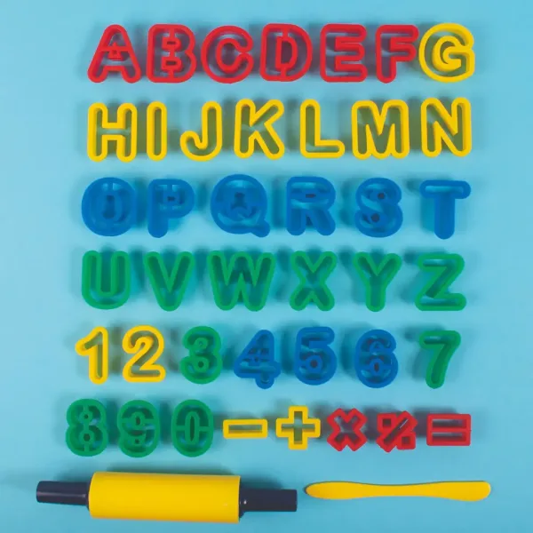 PlayBox: Set di modellazione in plastica con formine e mattarello, 42 pezzi immagine 4