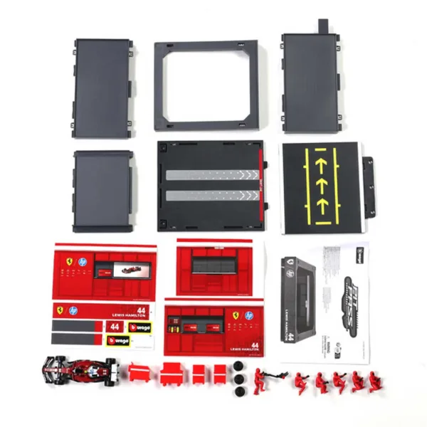 Bburago: Auto da corsa F1 - Ferrari SF-25 Pit / Lewis Hamilton 1/43 immagine 3