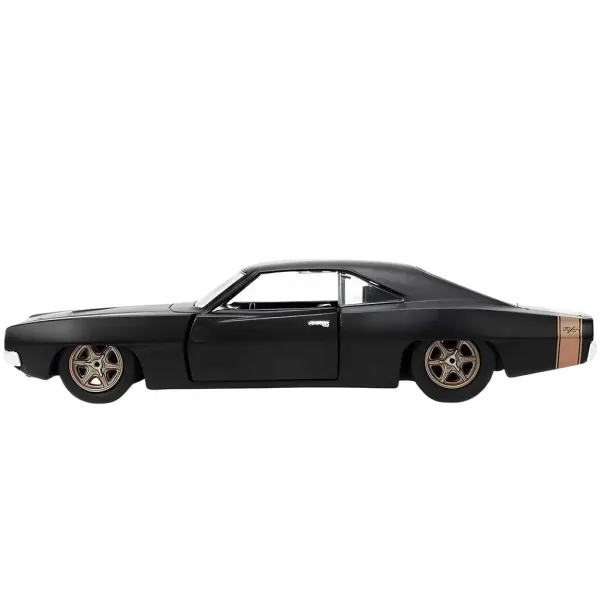 Fast & Furious: Dom Toretto Dodge Charger R/T 1970 & Dodge Charger Widebody 1968 auto in metallo 2 pezzi confezione scala 1/32 13cm - Jada Toys immagine 4