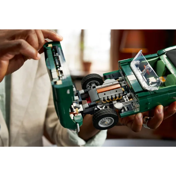 LEGO® Icons: Jaguar E-Type (11381) immagine 13