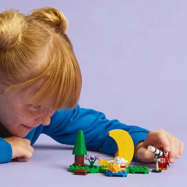 LEGO® Animal Crossing™: Osservazione delle stelle con Celeste (77053) immagine 3