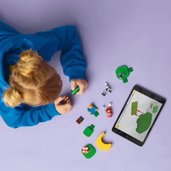 LEGO® Animal Crossing™: Osservazione delle stelle con Celeste (77053) immagine 4