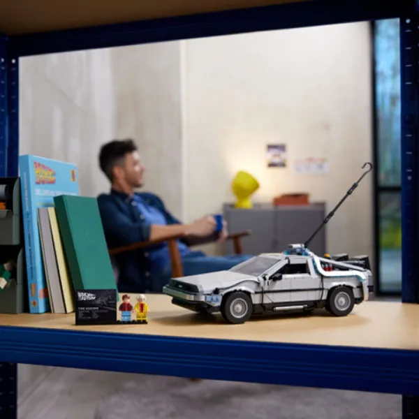 LEGO® Creator: Macchina del tempo Ritorno al futuro (10300) immagine 10