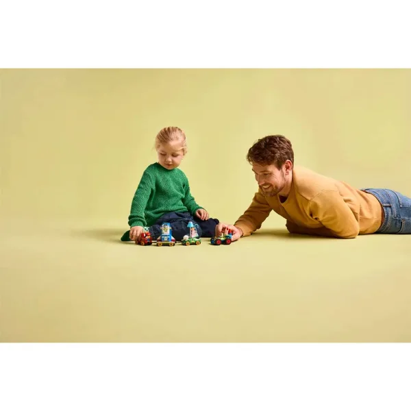 LEGO® Disney: Toy Story treno festivo e auto da corsa RC (43264) immagine 7