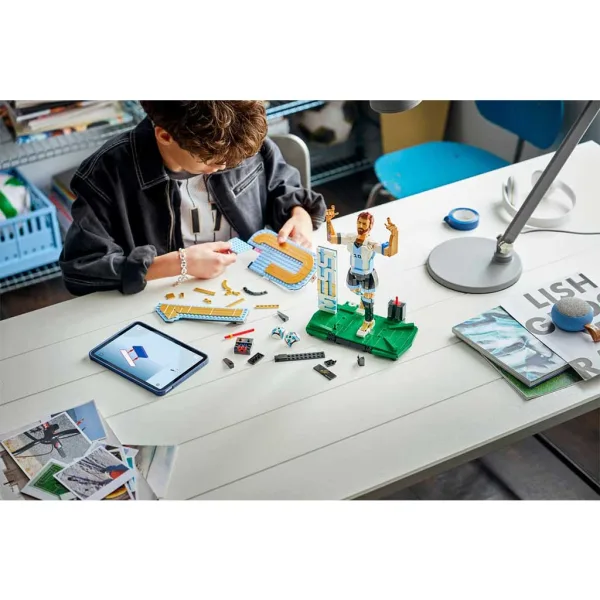 LEGO® Edizioni: Lionel Messi – Leggenda del calcio (43015) immagine 5