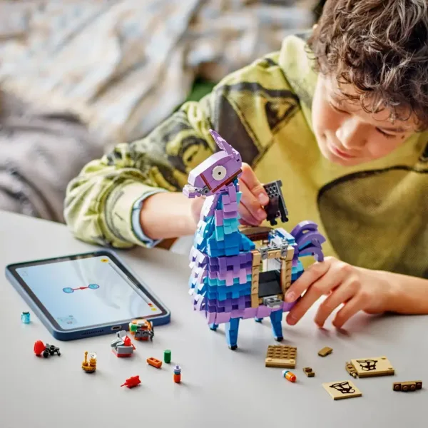 LEGO® Fortnite: Llama di Rifornimento (77071) immagine 4