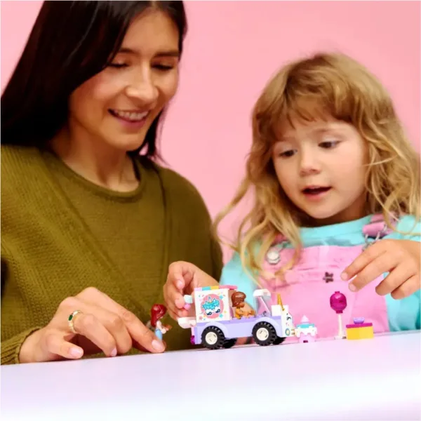 LEGO® Friends: Auto per il trasporto della torta unicorno (42675) immagine 4
