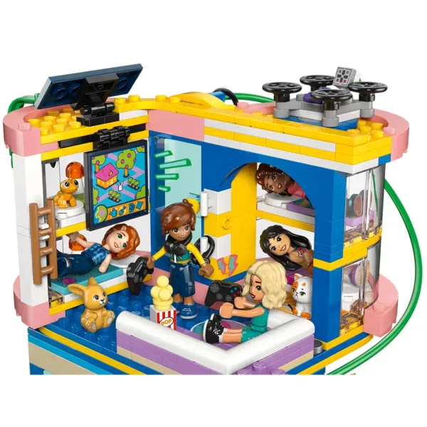 LEGO® Friends: Clubhouse di Heartlake City (42689) immagine 3