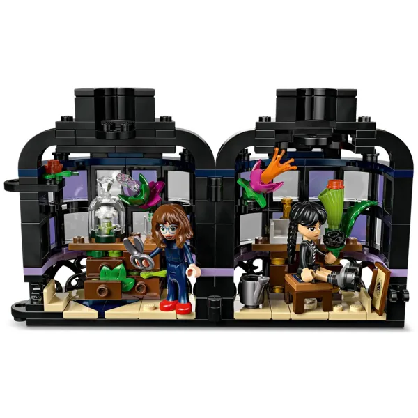 LEGO® Mercoledì: Genziana nera (76784) immagine 5