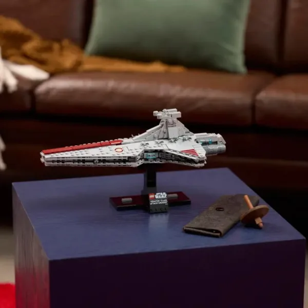 LEGO® Star Wars™: Incrociatore d’attacco classe Venator (75441) immagine 3