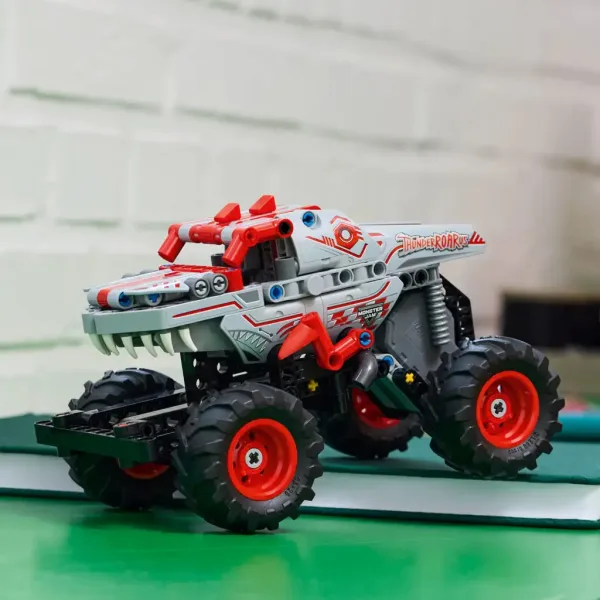 LEGO® Technic: Monster Jam™ ThunderROARus™ (42200) immagine 3