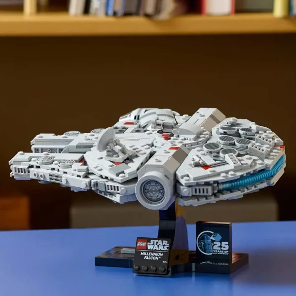 LEGO® Star Wars™: Millennium Falcon™ (75375) immagine 5