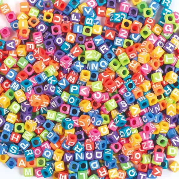 PlayBox: Set di perline colorate con lettere 300 pezzi 7x7x7mm immagine 1