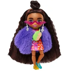 Barbie Extravagante mini bambola con scarpe spaiate - Mattel immagine 3
