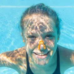 Bestway: Set di clip per il naso e tappi per le orecchie Hydroventure™ dai 7 anni in su immagine 2