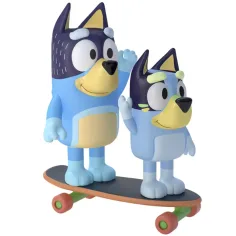 Bluey: Set di action figure di Bandit e Bluey skateboarder immagine 2