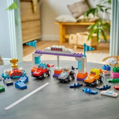 LEGO® DUPLO®: Auto da corsa F1® e piloti (10445) immagine 3