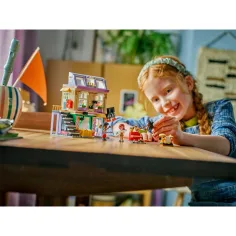 LEGO® Friends: Negozio di strumenti musicali e appartamento (42653) immagine 8