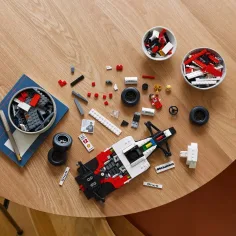 LEGO® Icons: McLaren MP4/4 e Ayrton Senna (10330) immagine 6