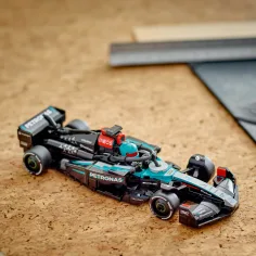 LEGO® Speed Champions: Mercedes-AMG F1® W15 auto da corsa (77244) immagine 4
