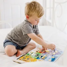 Melissa & Doug: Tavola manipolativa in legno con serrature e chiavistelli per lo sviluppo delle abilità - Spin Master immagine 3