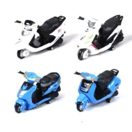 Modello di scooter 1/32 in diverse varianti