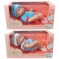 Neonato con cappellino e tutina in diverse varianti