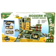 Parcheggio della base militare con veicoli