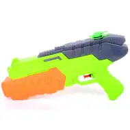 Pistola ad acqua a forma di mitragliatrice colorata