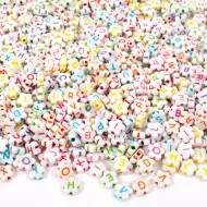 PlayBox: Set di perline con lettere a forma di fiore bianco, 920 pezzi
