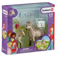 Schleich: Horse Club - Set di pronto soccorso di Hannah con figure di cavalli (42430)