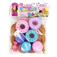 Set da gioco con vassoio di dolci e ciambelle