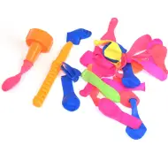 Set di oltre 100 bombe dacqua neon con riduttore da attaccare al rubinetto.