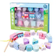 Set di treni in legno colorati con forme interconnesse
