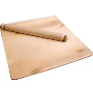 Tavolo da modellare in legno con mattarello di grandi dimensioni