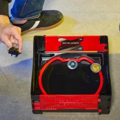 Beyblade X: Beystadium Clash & Carry arena da combattimento portatile – Hasbro immagine 3