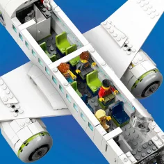 LEGO® City: Aereo passeggeri (60367) immagine 5