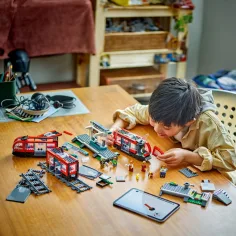 LEGO® City: Tram e fermata del centro (60423) immagine 4