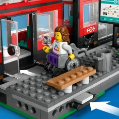 LEGO® City: Tram e fermata del centro (60423) immagine 5